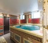 Бассейн-джакузи