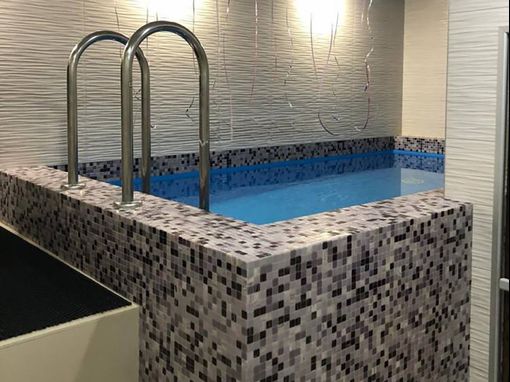 Реалити-шоулардағы жалаңаш суреттер Студентті трахает ететін қара ерлердің және кастингтердің қатысуымен онлайн порно көру