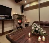 камин в гостиной