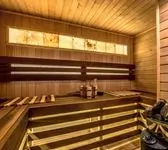 Номер категории "Люкс с джакузи и персональной сауной"