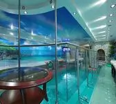 зона отдыха у бассейна