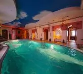 противоток в бассейне