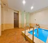 Бассейн, душ