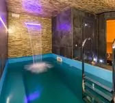 Вода в бассейне