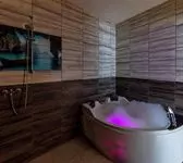 Гидромассажная ванна