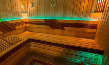 Оптоволоконное освещение в бане: особенности, преимущества